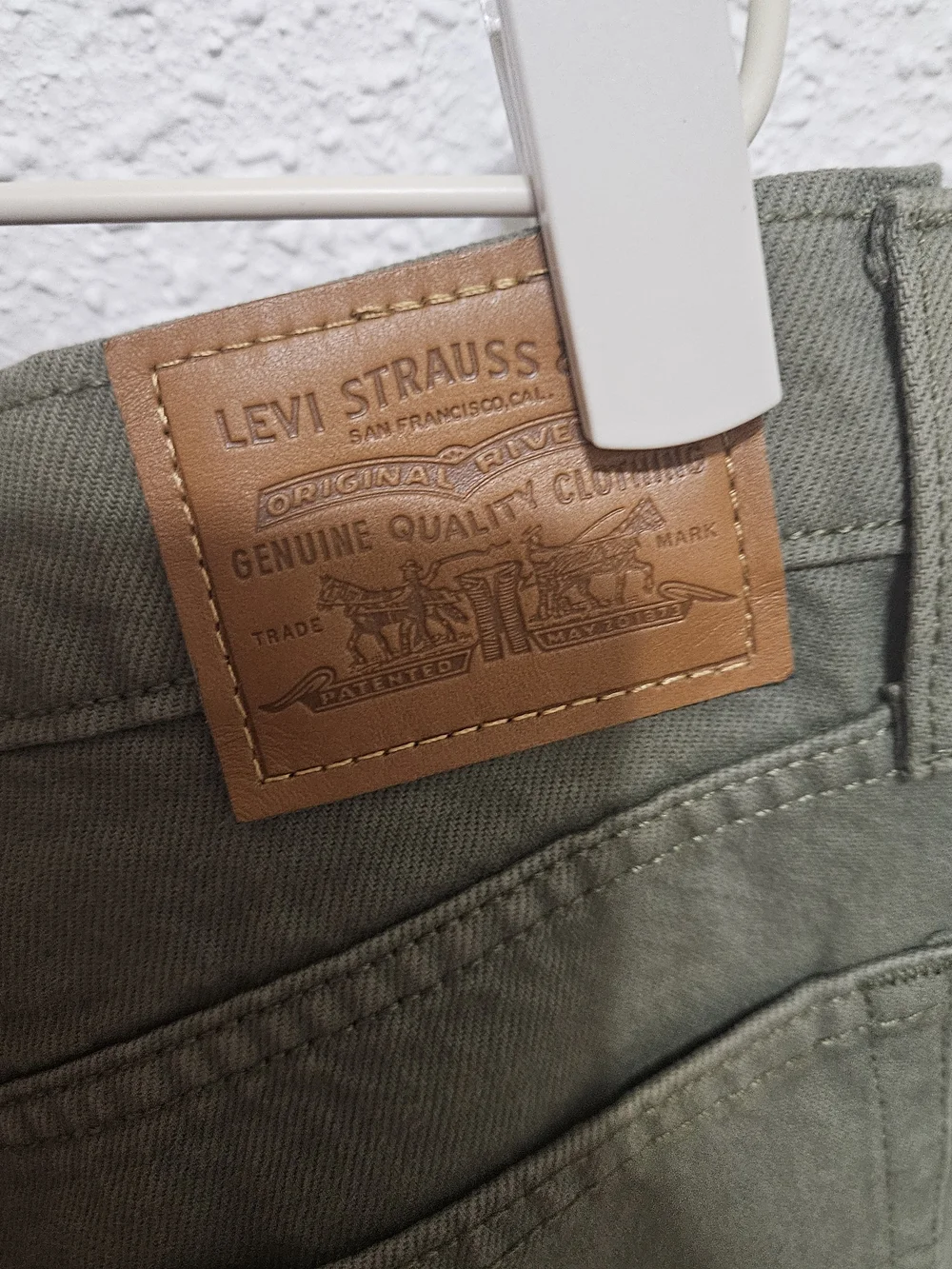 Levi's Men's Olive Green Straight-Leg Chinos